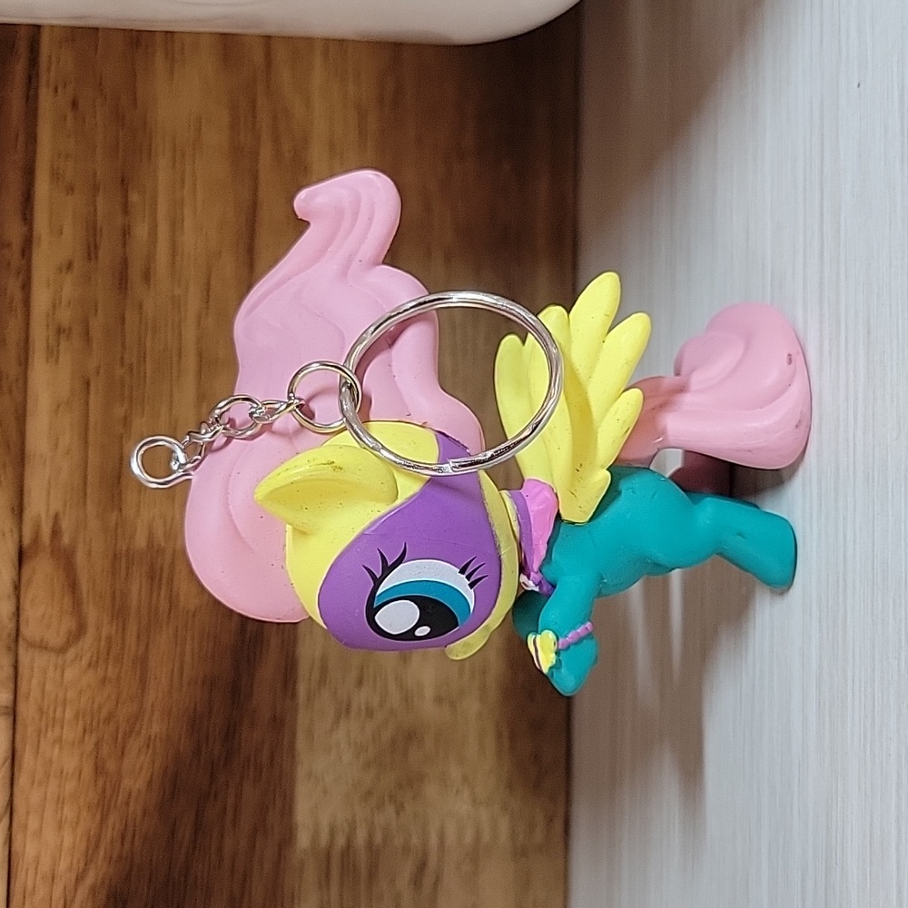 FUNKO FLUTTERSHY MY LITTLE PONY KEYCHAIN - Picture 4 of 7